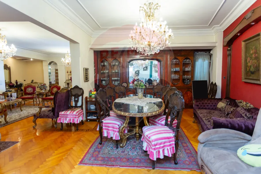 Penthouse apartment for sale 340 m Glim (Mostafa Fahmy St. - Steps from the sea)