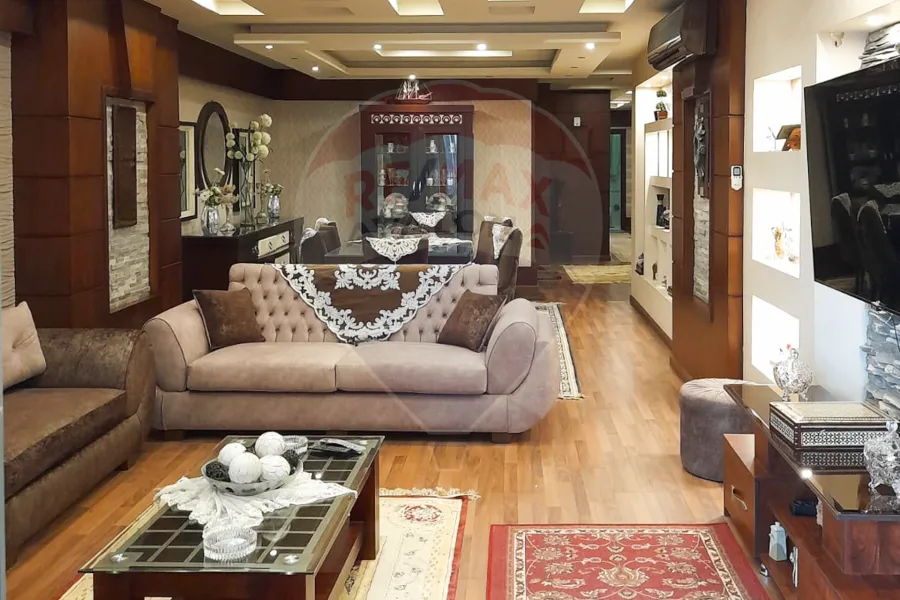 شقه للبيع  210 م السرايا ( تاني نمره من البحر )