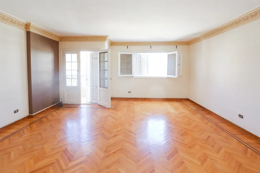 شقة للبيع 235م سموحة (تقاطع ش مصطفي كامل مع ش بهاء الدين الغتورى)