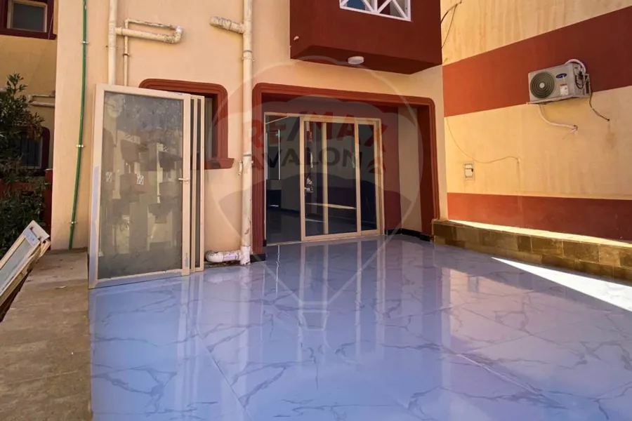 فيلا ستاند الون للبيع (بيرلا مارينا) 250 م