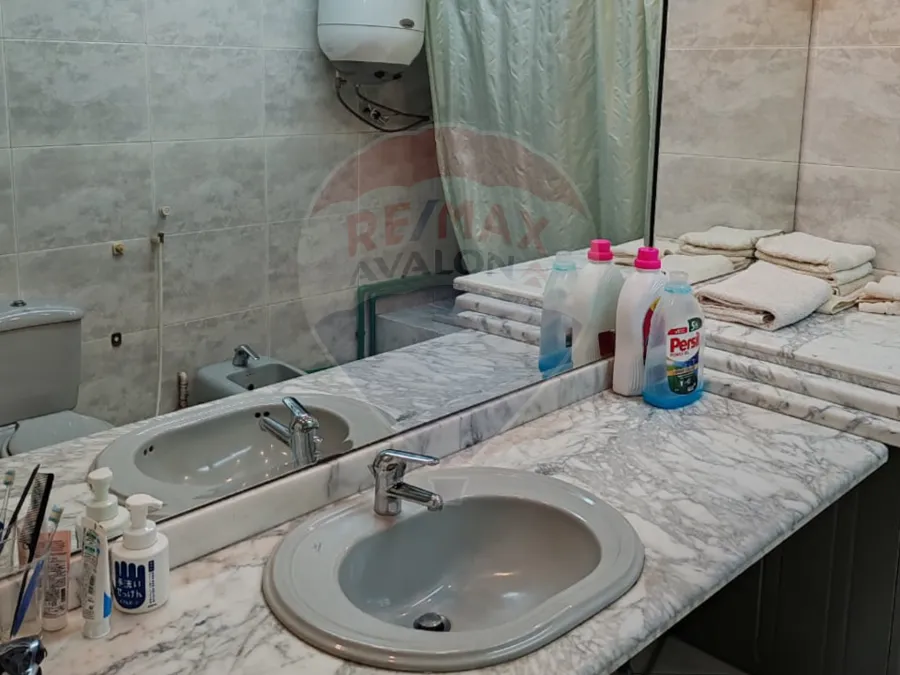 Apartment for sale 220 m in Maadi (Al Mahatta Square - steps from Maadi Metro)
