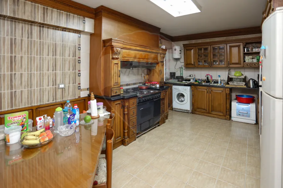 شقة للبيع 255 م سموحة (ش كمال الدين صلاح)