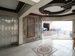 محل للبيع 40 م سبورتنج (علي البحر مباشرة)