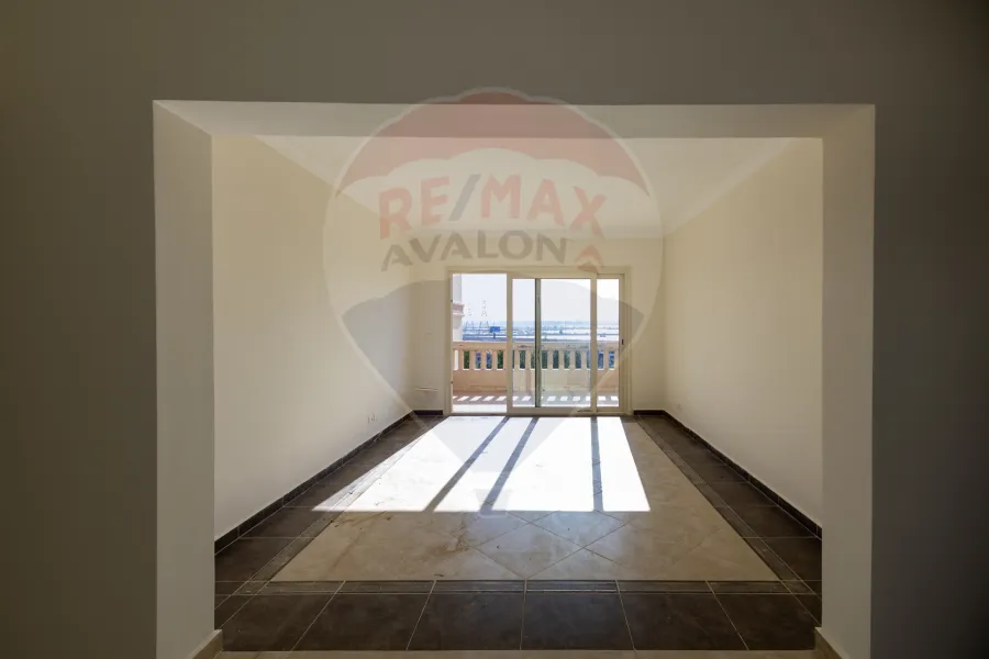 فيلا ستاند الون للبيع 1,300 م (اليكس ويست - انطونيادس)