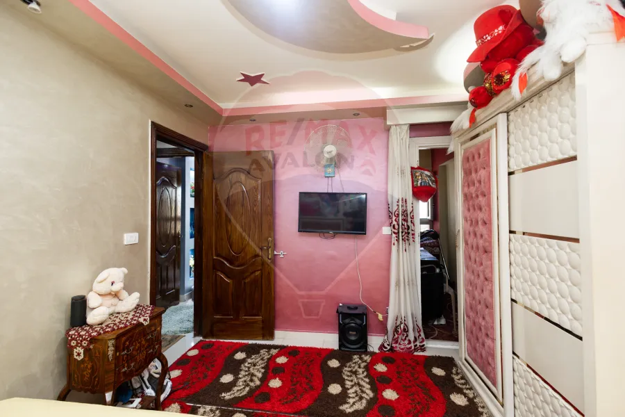 شقة للبيع 125 م محرم بك (خطوات من ش امير البحر الرئيسي)