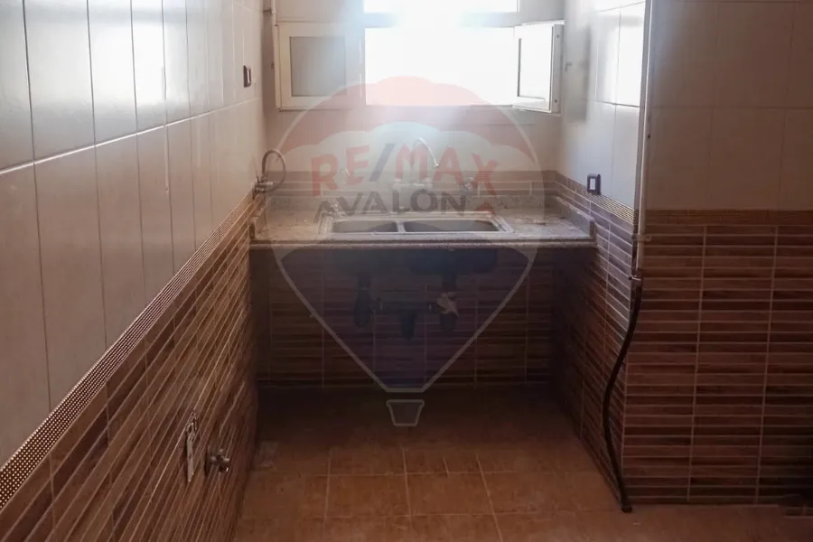 Apartment For rent 200 m Lauran (Sarhank St.)