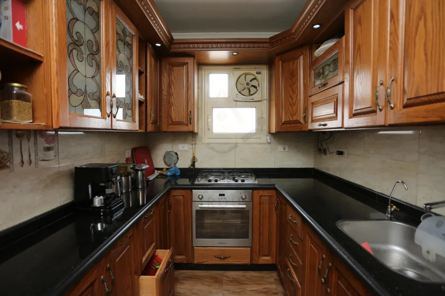 شقة للبيع 140 م الحي اللاتيني (متفرع من ش فؤاد)