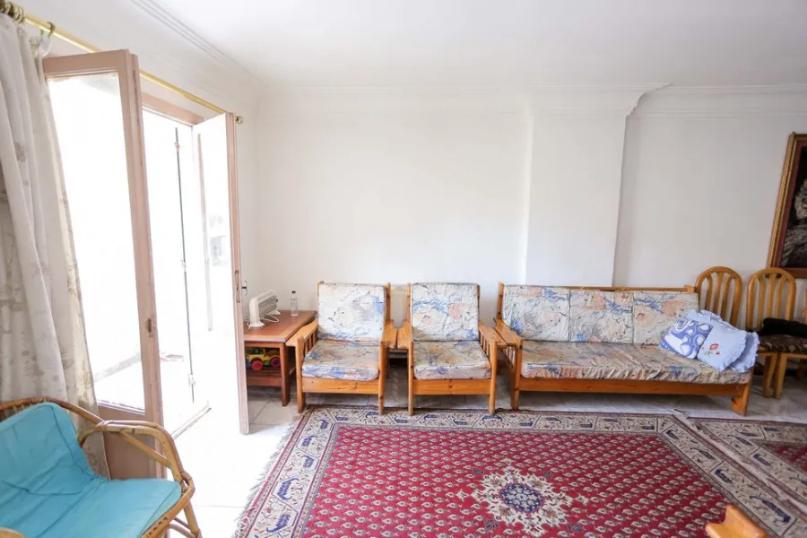 شقة للبيع 185م المندرة (ش جمال عبد الناصر)