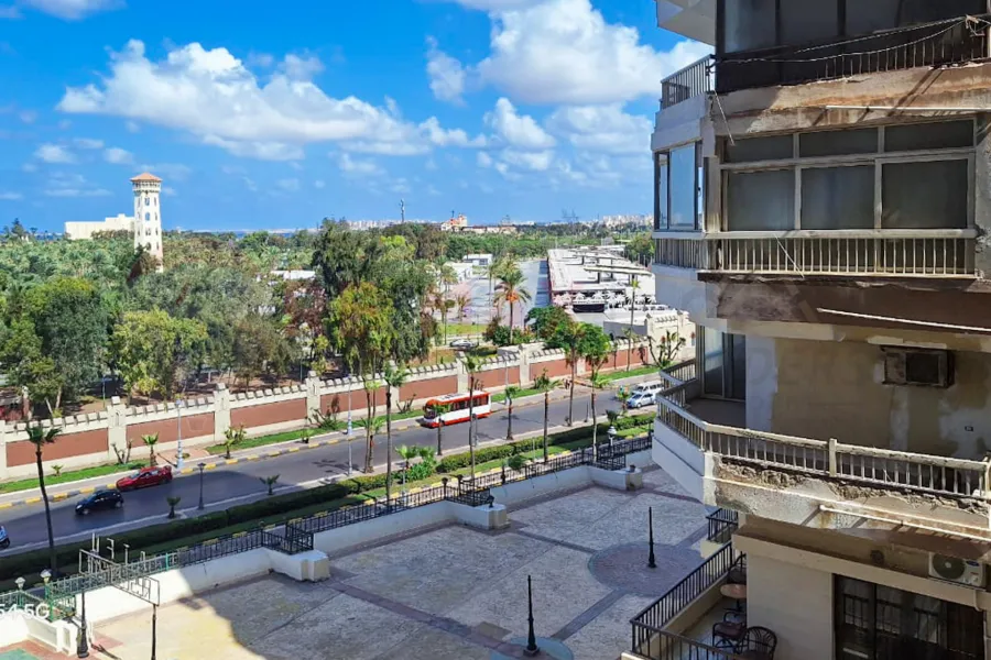 شقة للبيع 130 م المنتزة (ابراج الشيراتون)