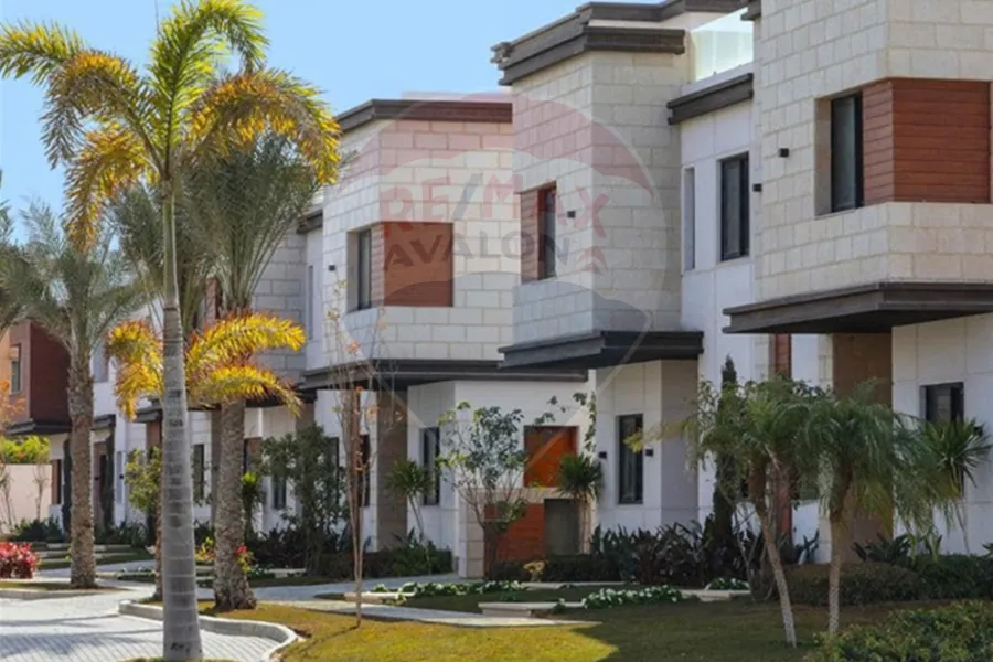 تاون هاوس middle للبيع (آزار آيلاند - الساحل) 130 م