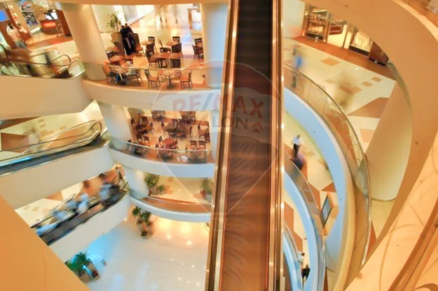 محل للبيع 25 م سان ستيفانو ( داخل المول )