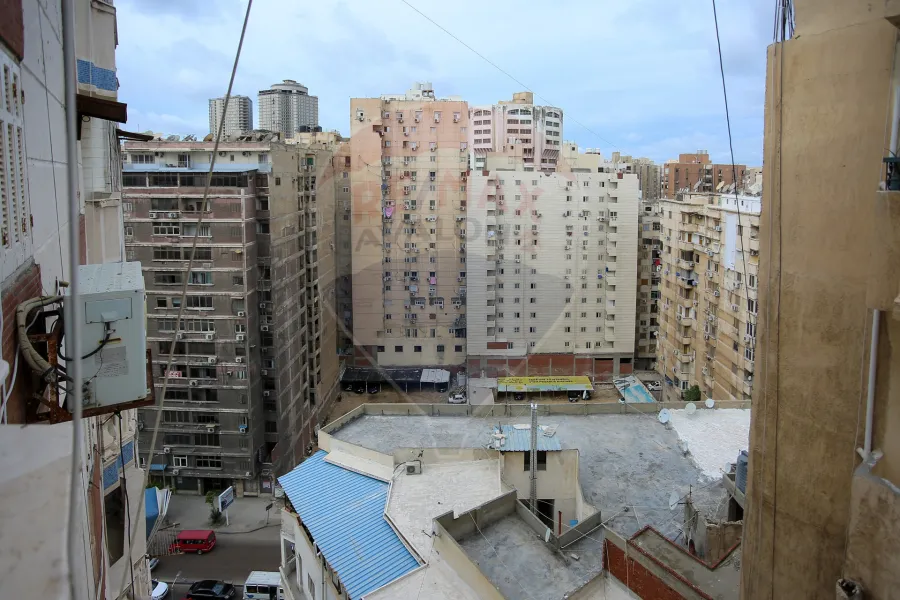 شقة للبيع 208 م رشدي (ش عبد العزيز عجمية)