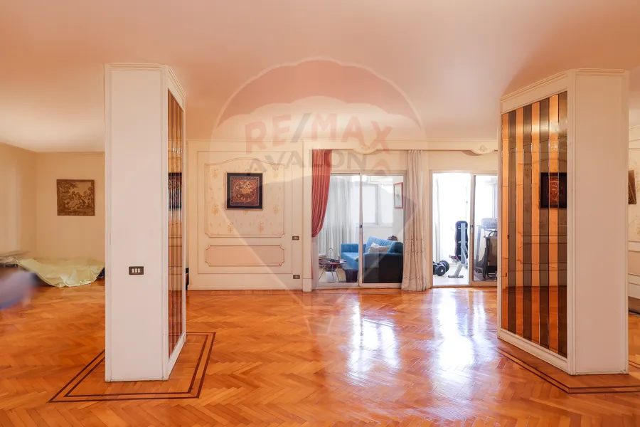 Apartment for sale 265 m Louran (on the tram directly)