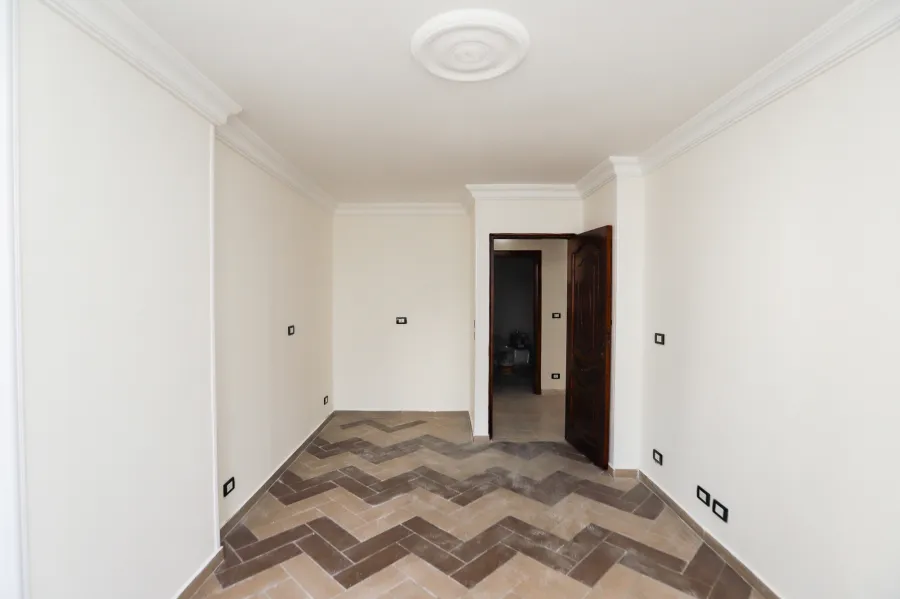 شقة للايجار 155م سموحة ( ميدان فيكتور عمانويل )