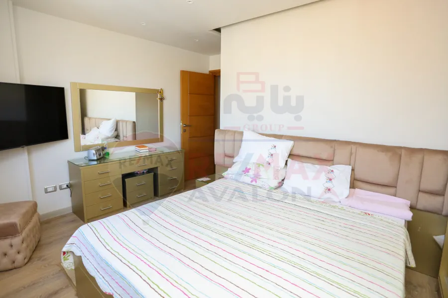 شقة للبيع 100 م سموحة (ش بهاء الدين الغتوري)