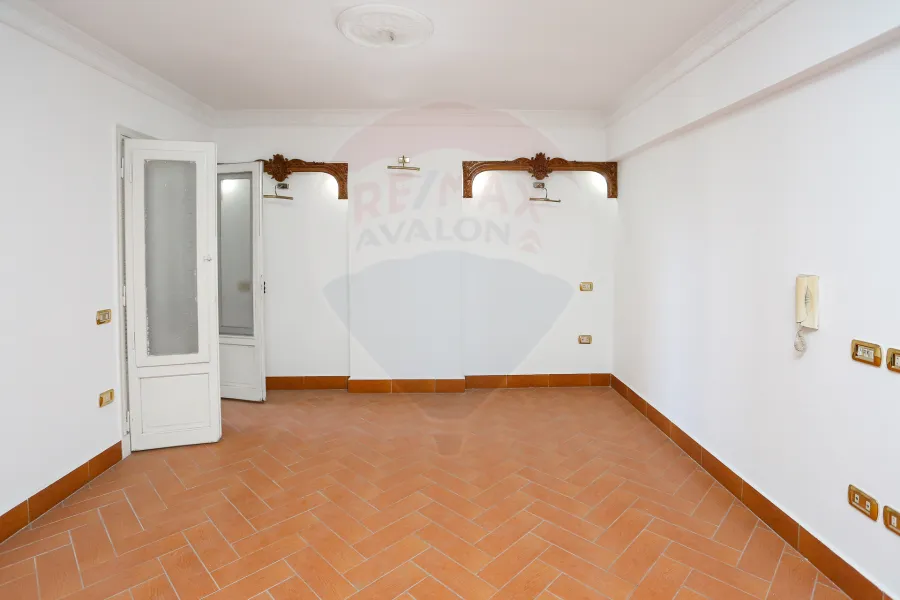 شقة للايجار 100 م صافي سموحة (طريق 14 مايو - ابراج السرايا)