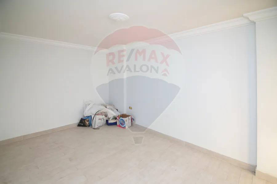 شقة للبيع 124 م سيدي جابر (ش المشير الرئيسي)