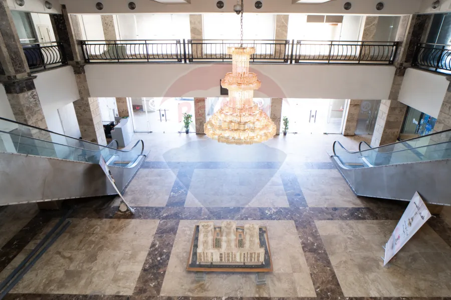 محل للايجار 220 م المنتزه (داخل مول رويال بلازا)