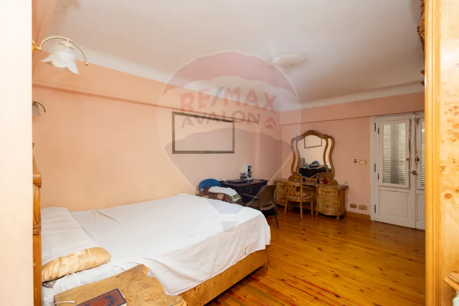 شقة للايجار المفروش 195 م سموحة (ش بهاء الدين الغتوري)