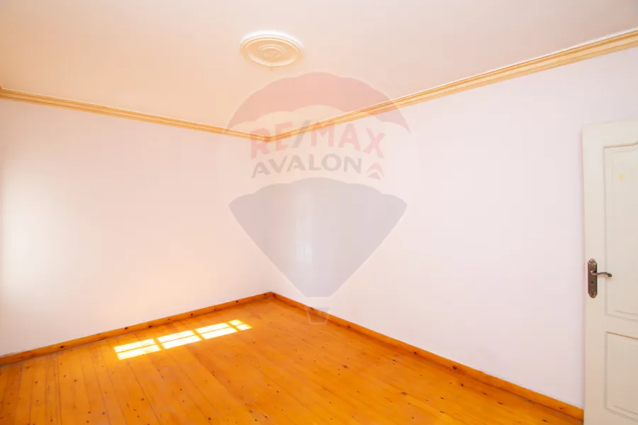 شقة للبيع 190 م سموحة ( ش فوزى معاذ)