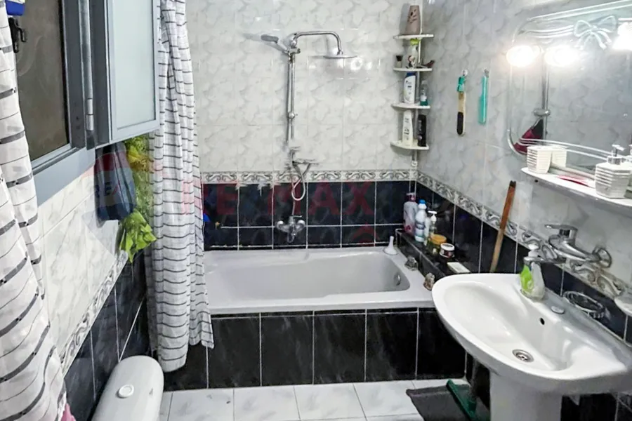 شقة للبيع 135 م السيوف (ش 16 جميله ابو حريد)