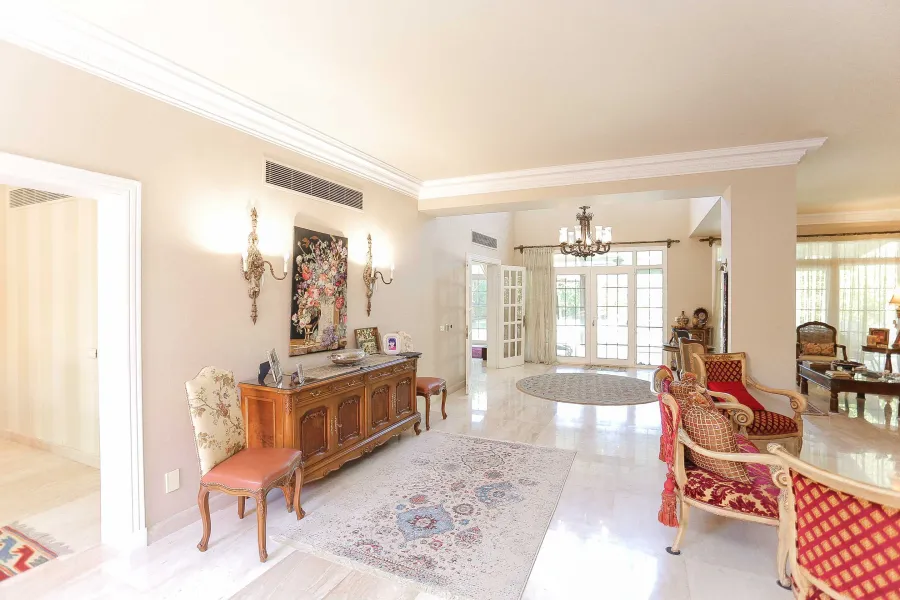 فيلا مستقلة للبيع 627 م بكينج مريوط  (بكومباوند العروبة)