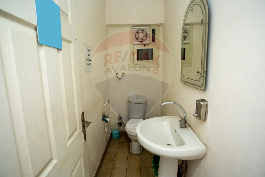 Mezzan for Sale 870 m Al-Ibrahimia (directly on the sea)