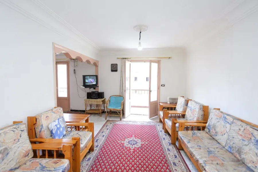 شقة للبيع 185م المندرة (ش جمال عبد الناصر)