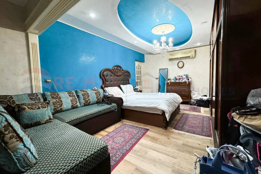 شقة للبيع 218 م محطة الرمل (ش فؤاد مباشرة)