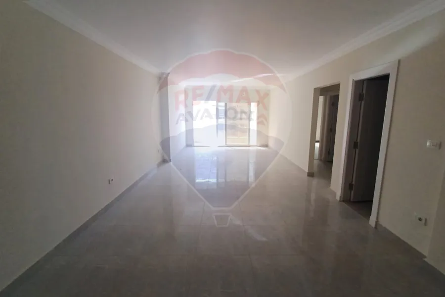 شقة للبيع 135 م سموحة (جراند فيو)