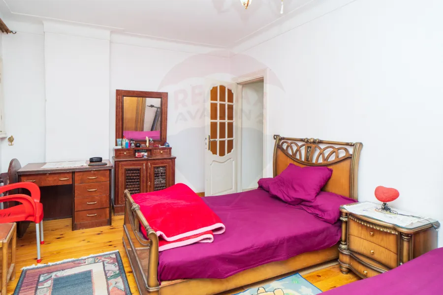 Apartment for sale 243 m Sidi Gaber (Steps from the Army Forces Hospital)