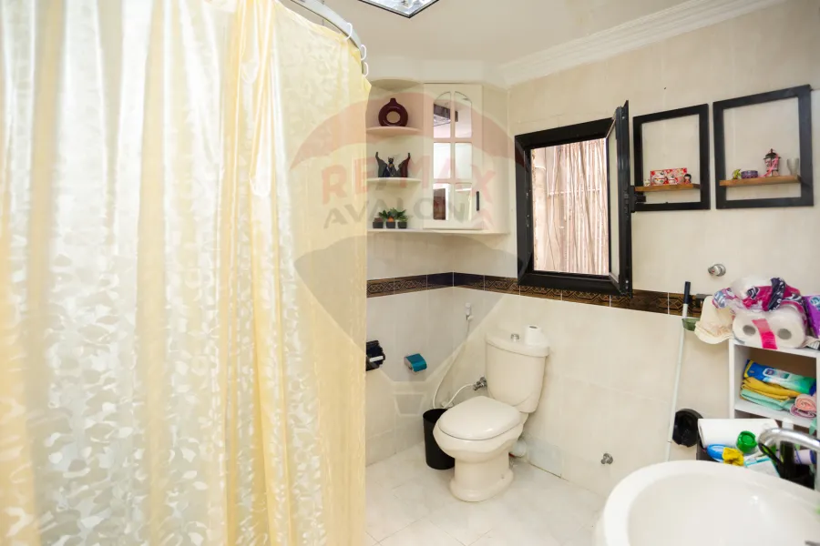 شقة للبيع 235 م رشدي (ش ابو قير)