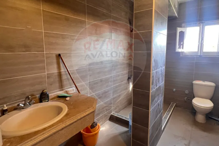 فيلا ستاند الون للبيع (هليوبيتش) 700 م