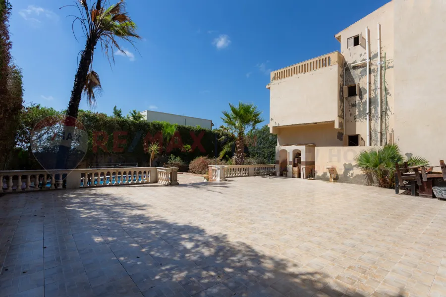 Villa for sale 850 m King Mariout (infront of Borg Al-Arab Statdium - 4 model)