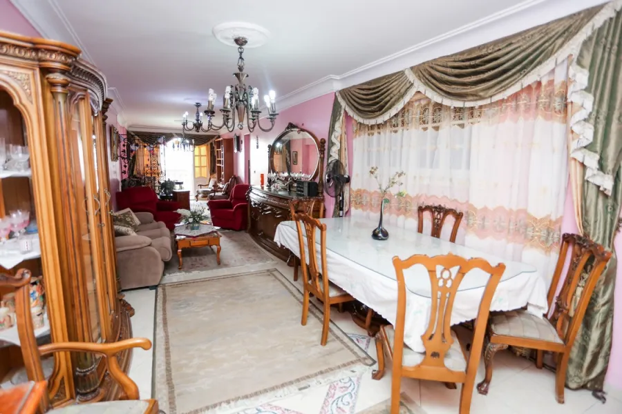 شقة للبيع 142م صافى سيدي جابر ( على الترام مباشرة )