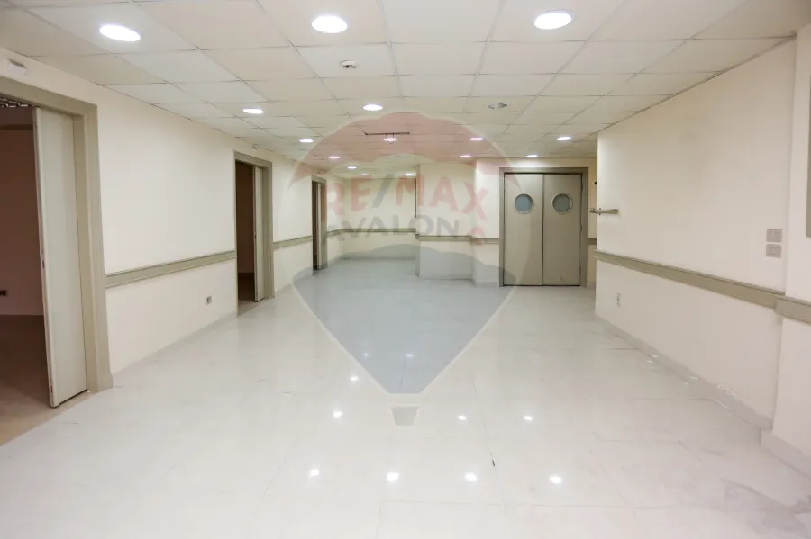 محل + ميزانين للايجار 380 م سموحه (ش فوزي معاذ)