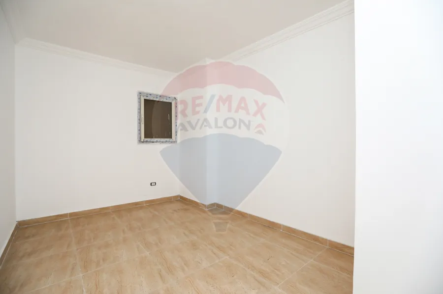 مقر إداري للبيع 140 م كفر عبده ( ش سكينة بنت الحسين)