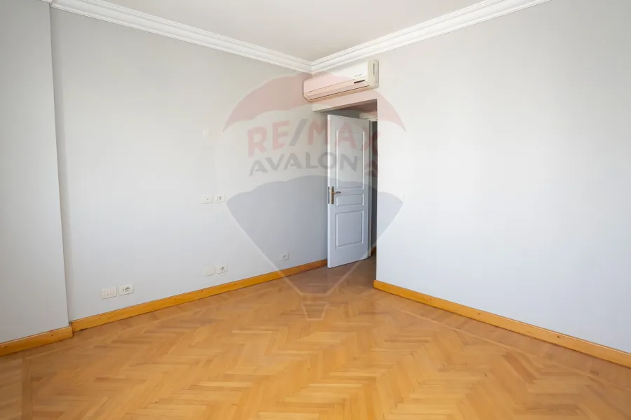 Apartment for sale, 235 m, Smouha (Fawzy Moaz St, Lotus Tower)