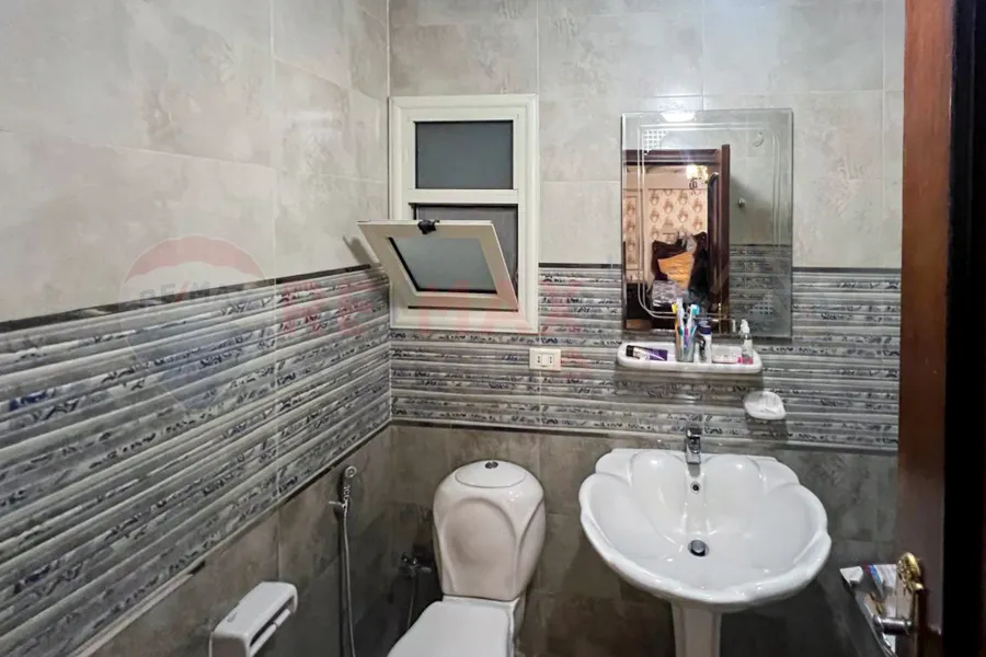 Apartment for sale 200 m Smouha (Branched from Fawzi Moaz St)