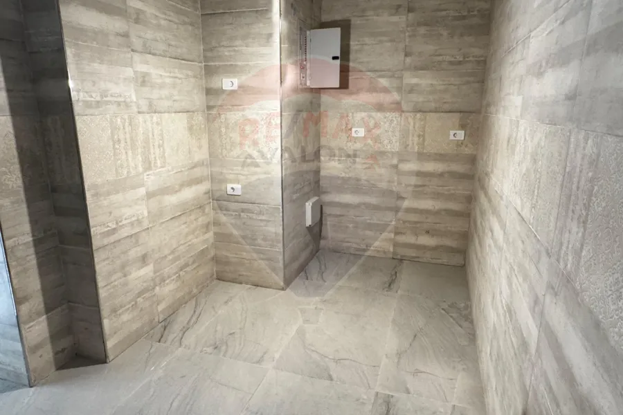 شقة للبيع 152 م سموحة (كومباوند سكاي لاين)