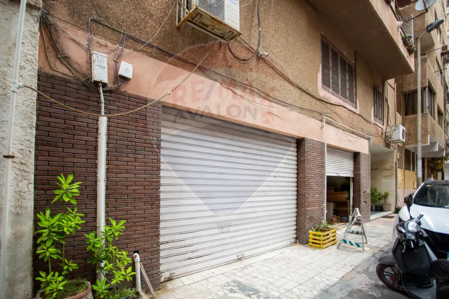 شقه إداري للإيجار 225 م سان ستيفانو (خطوات من الترام )-