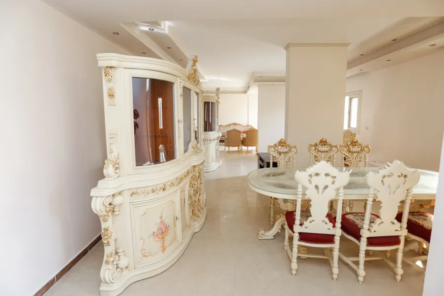 Apartment for sale 375m Victoria (Tram Station)