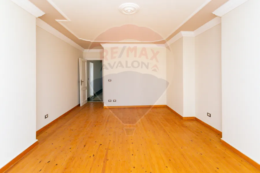 شقة للبيع 320م لوران (على الترام)