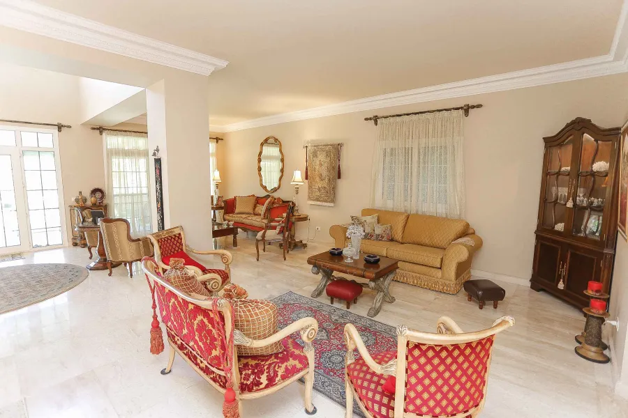 فيلا مستقلة للبيع 627 م بكينج مريوط  (بكومباوند العروبة)