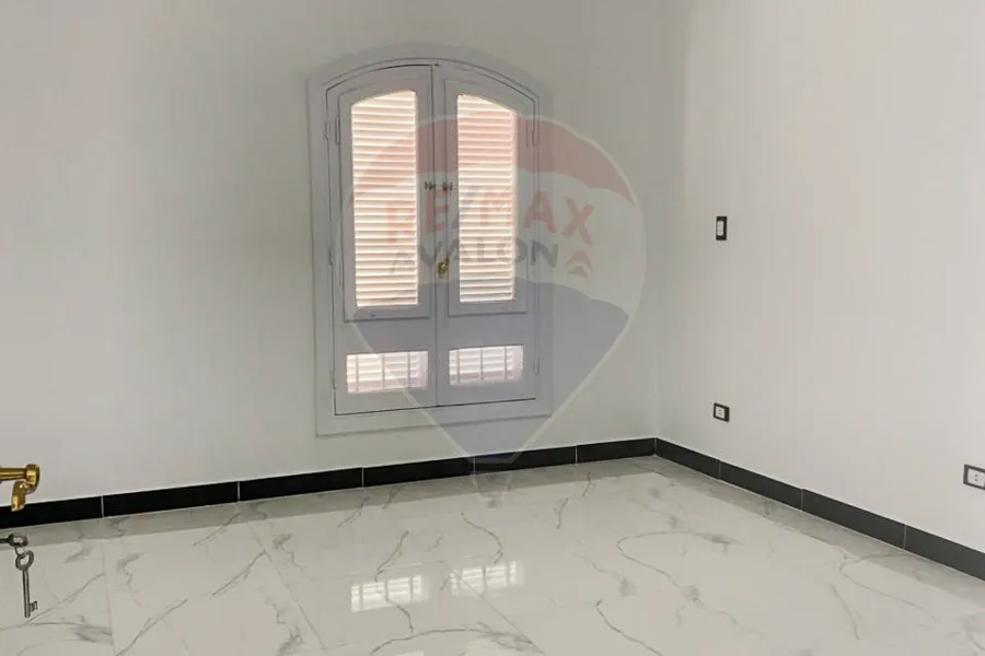 شالية ارضي بجاردن للبيع (المنتزة) 100م  + 100 م جاردن