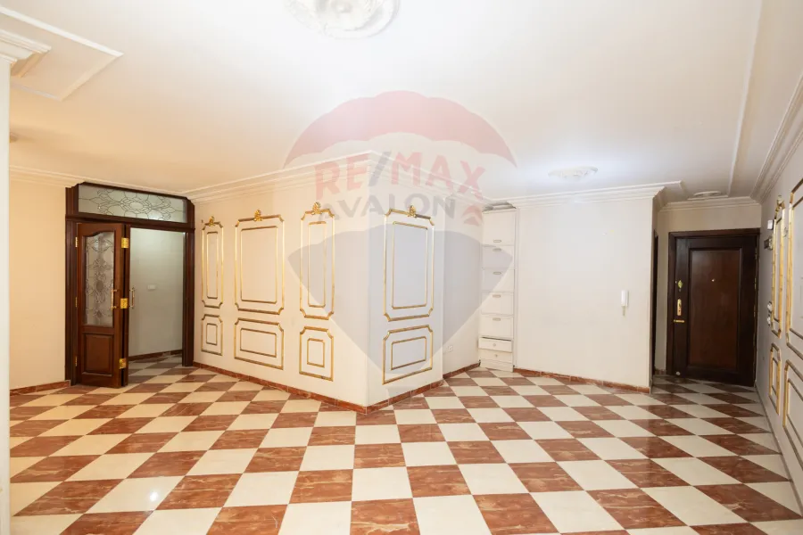 شقة للبيع 140 م لوران (ش محمد الدري)