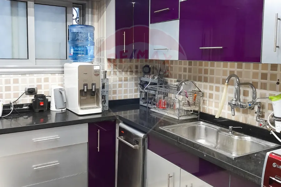 شقه للبيع  210 م السرايا ( تاني نمره من البحر )