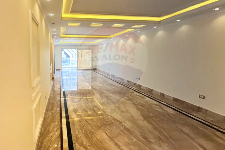 شقة للإيجار 180 م سموحة (جراند فيو)