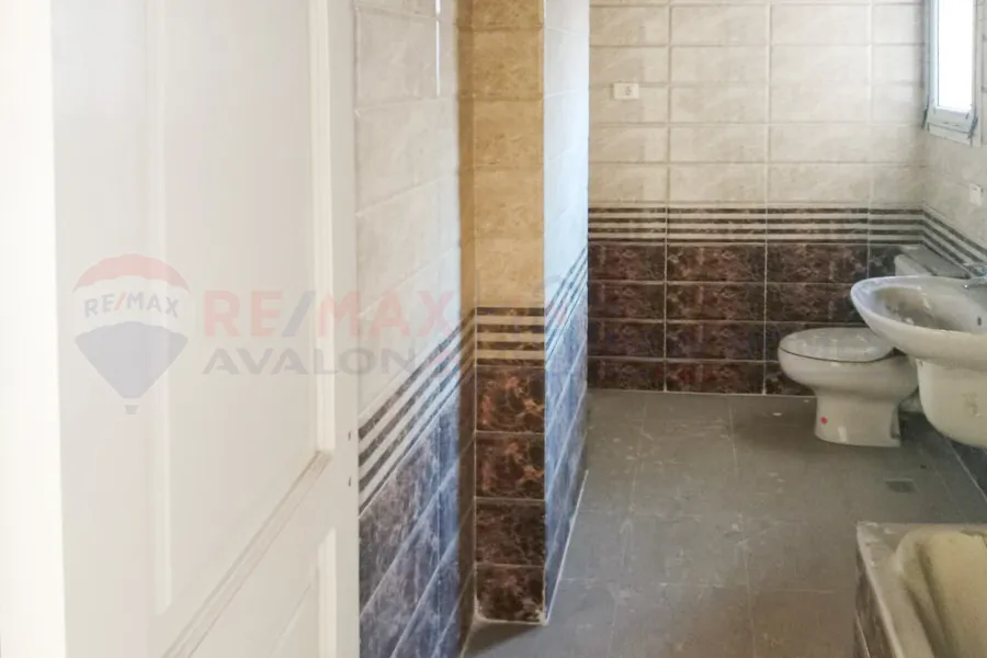 Apartment for rent 268 m Louran (El-Eqbal main st.)