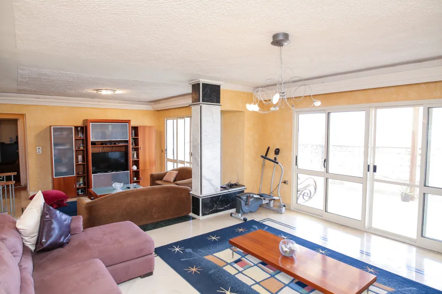 دوبلكس للبيع 500م سبورتنج - خطوات من ش أبو قير